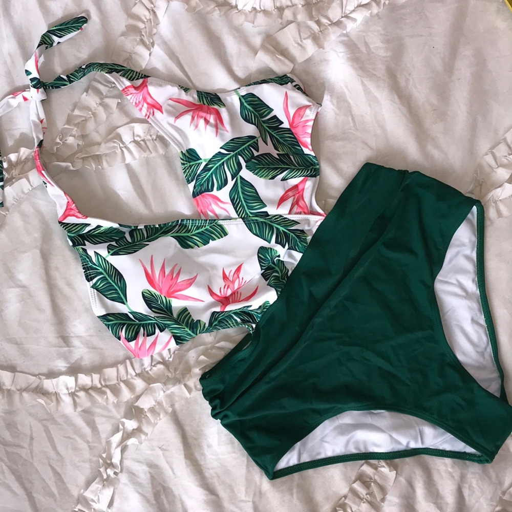 Palm leaf one piece sexy classy women’s XL
